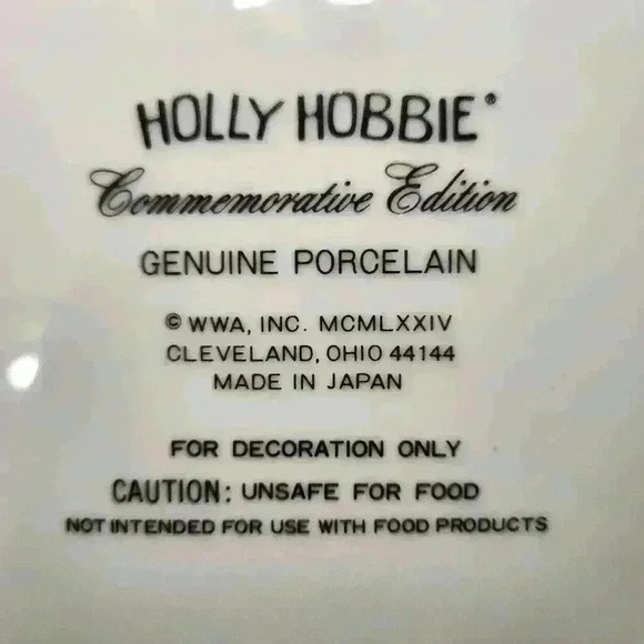 Vintage Holly Hobbie Christmas 1974 Sing A Song Porcelain Commemorative Plate - Picture 4 of 6